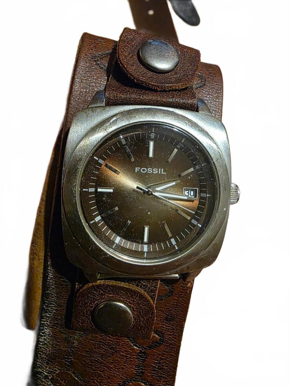 Vintage Fossil Men's Watch with Wide Brown Leather Strap